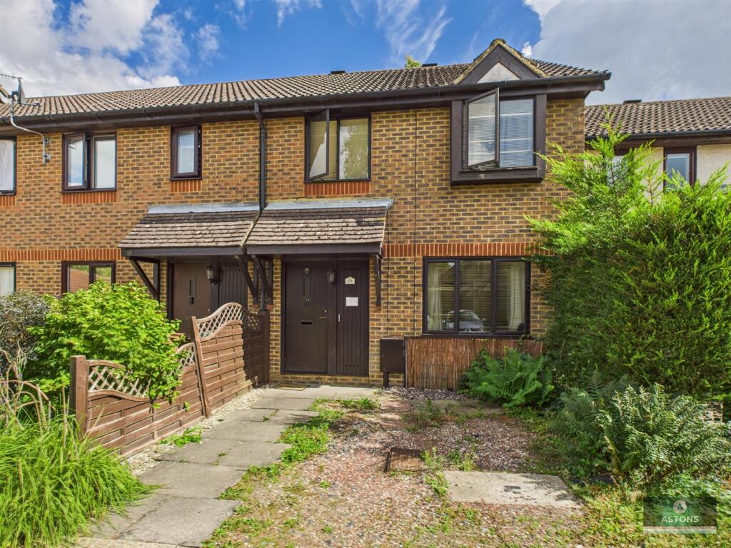 Main image of property: Middlefield, Horley