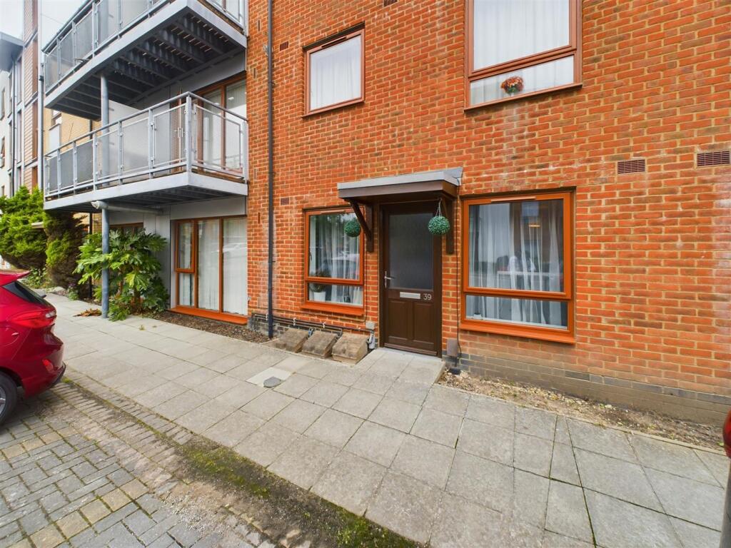 Main image of property: Commonwealth Drive, Three Bridges