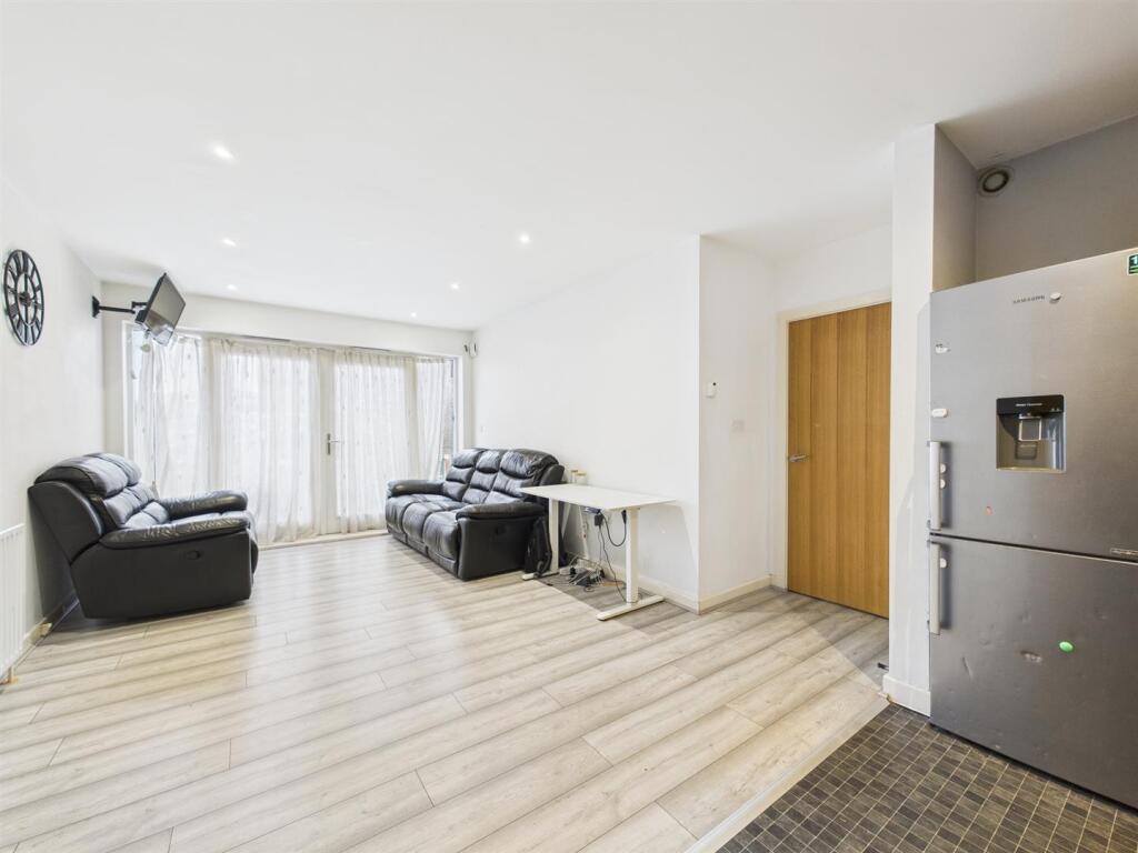 Main image of property: Cornwall Road, London