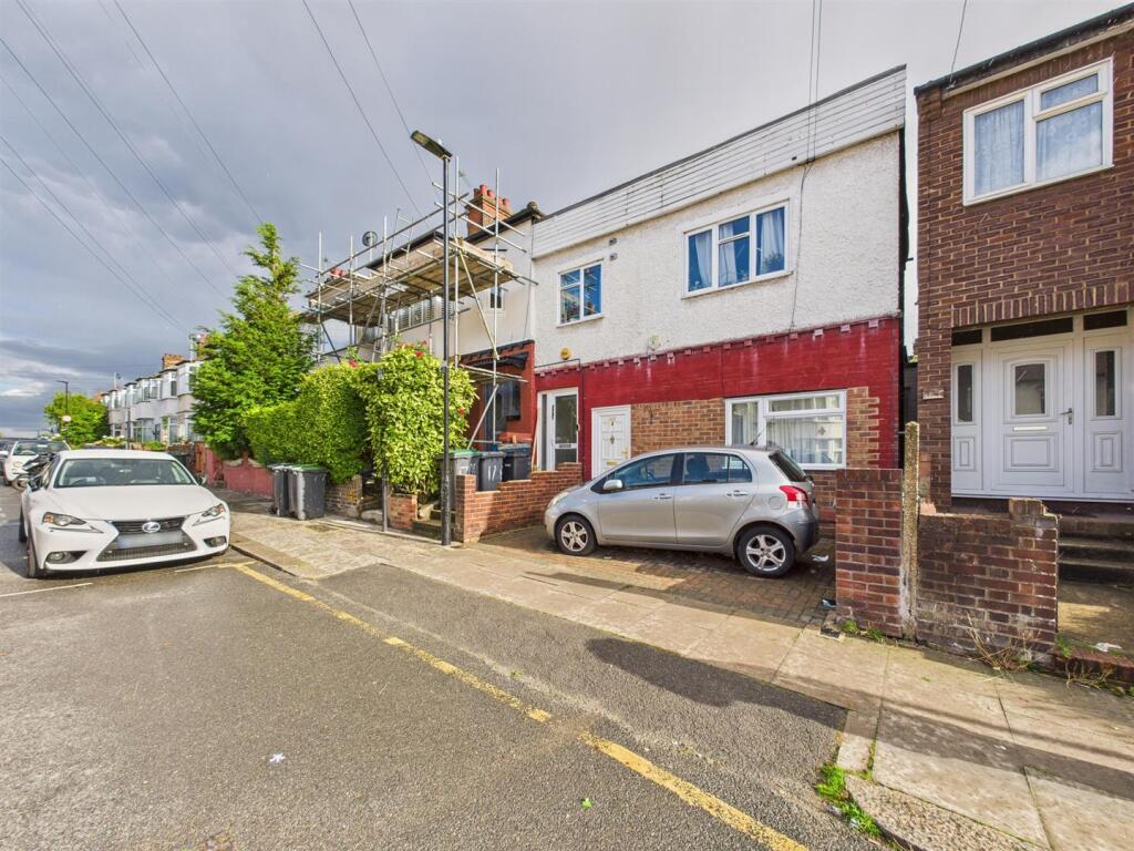 Main image of property: The Avenue, London