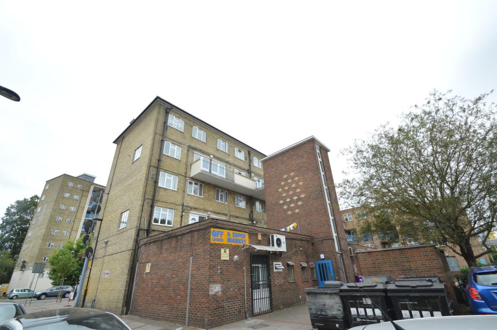 3 bedroom flat for rent in High Cross Road, London, N17