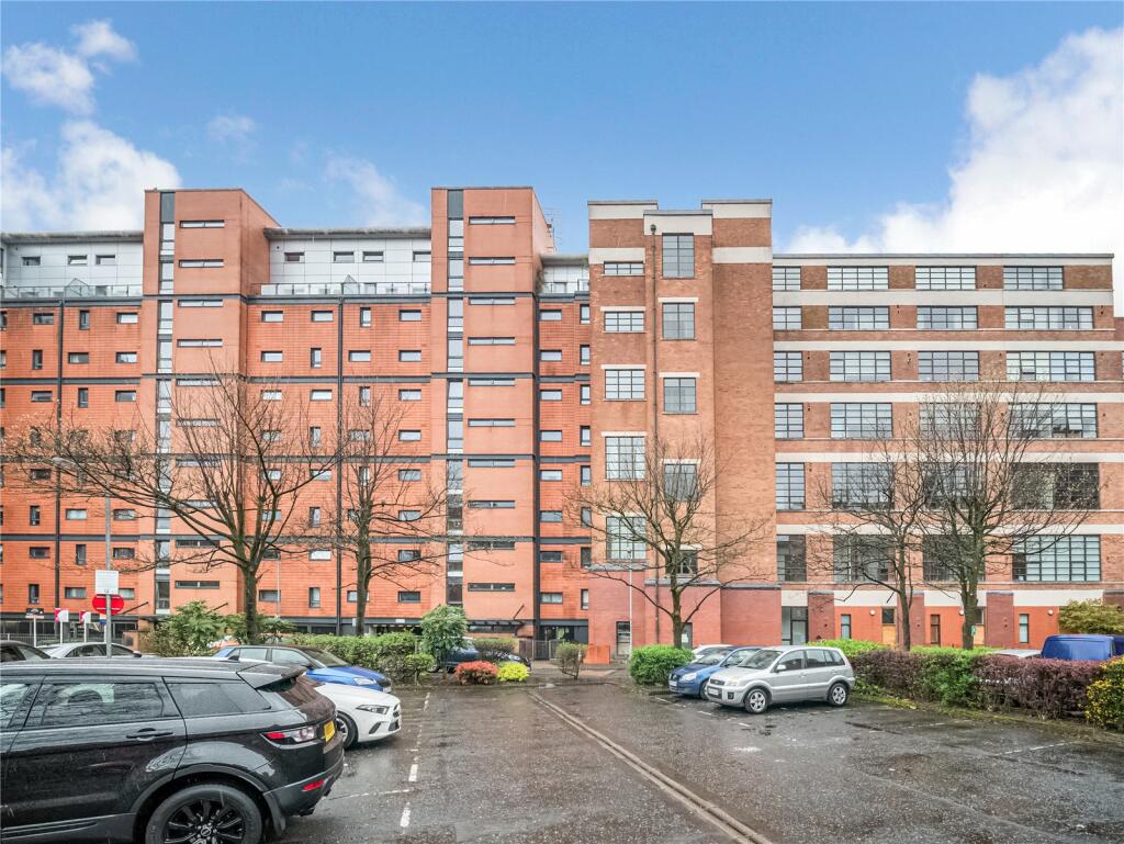 2 bedroom flat for sale in Templeton Court, Glasgow, G40
