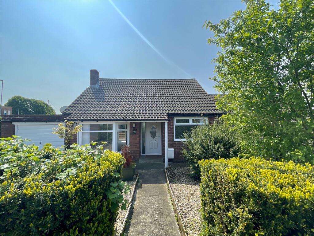 2 bedroom bungalow for sale in Hilldyke, Eighton Banks, NE9