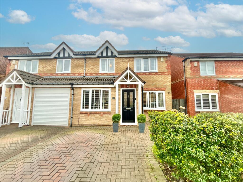 3 bedroom semidetached house for sale in Parklands Way, Wardley