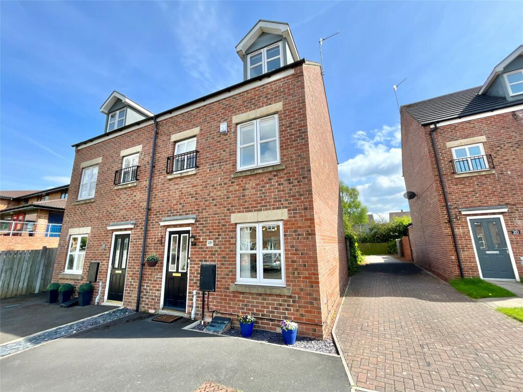 3 bedroom semidetached house for sale in Broadacre, Wardley, NE10