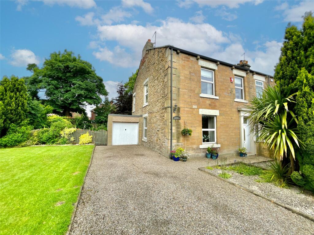 3 bedroom end of terrace house for sale in High Heworth Lane, High