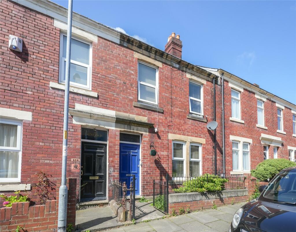 3 bedroom terraced house for sale in Eastbourne Avenue, Gateshead, NE8
