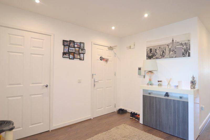 2 bedroom flat for sale in Station Road, North Harrow, HA2