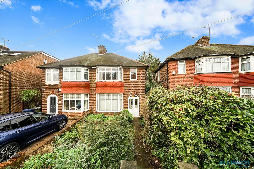 3 bedroom semidetached house for sale in Cotswold Gardens, Cricklewood