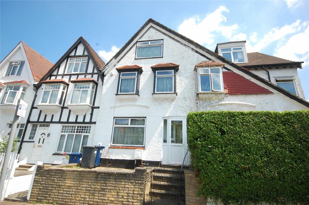 4 bedroom terraced house for sale in Sandringham Road, Golders Green, NW11