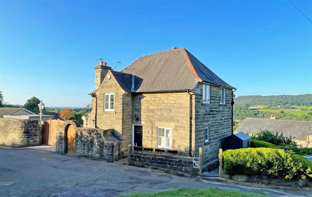 3 bedroom detached house for sale in Chapel Hill, Ashover, Chesterfield