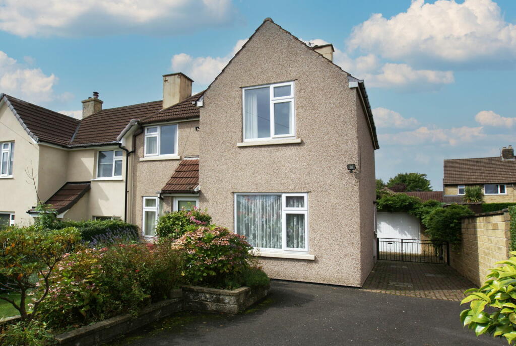 Main image of property: Lynholmes Rise. Matlock DE4 3DX