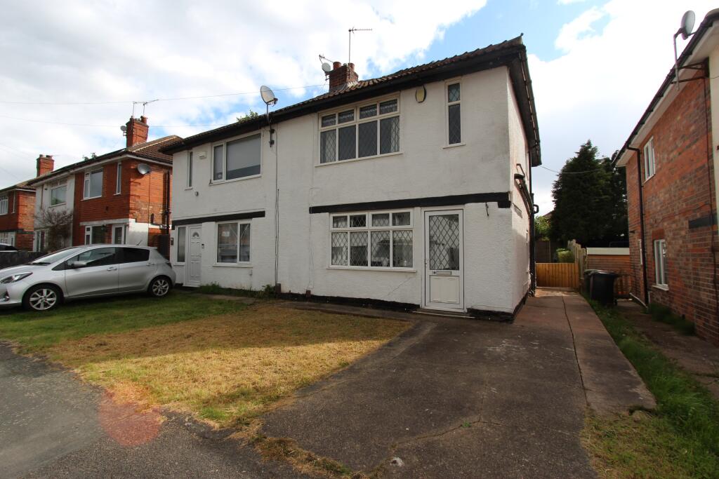 3 bedroom semidetached house for rent in Mottram Road, Beeston
