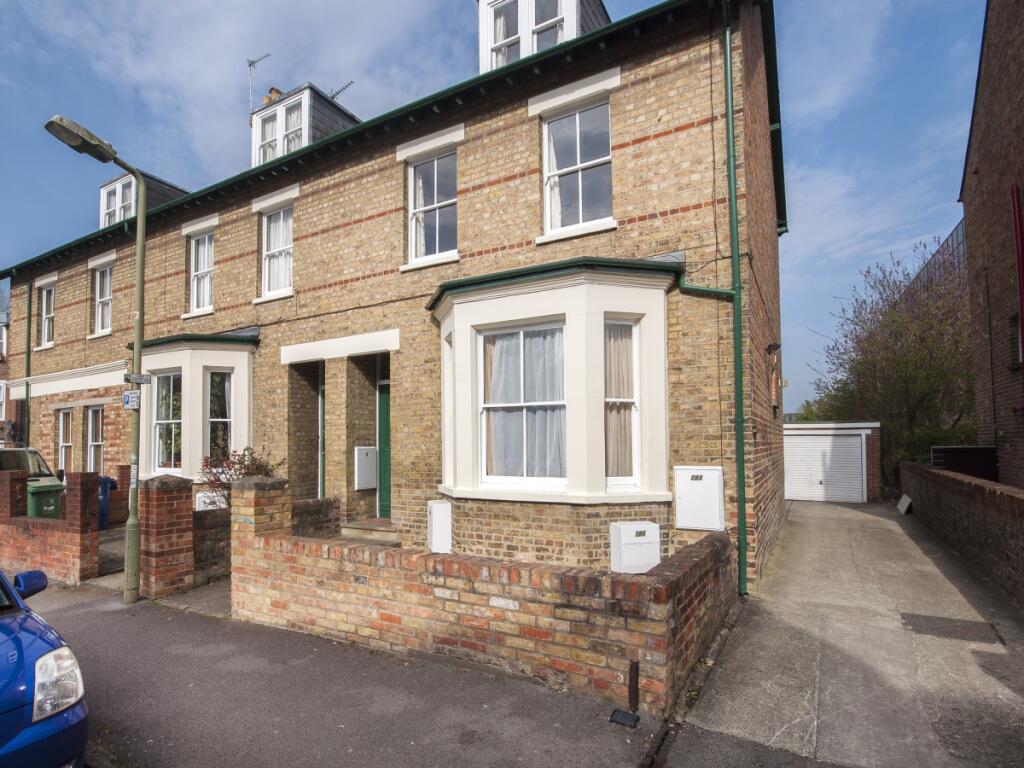 1 bedroom apartment for rent in Walton Crescent, Oxford, OX1