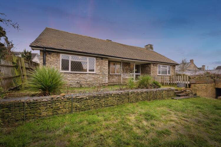 Main image of property: Farthinghoe, Brackley