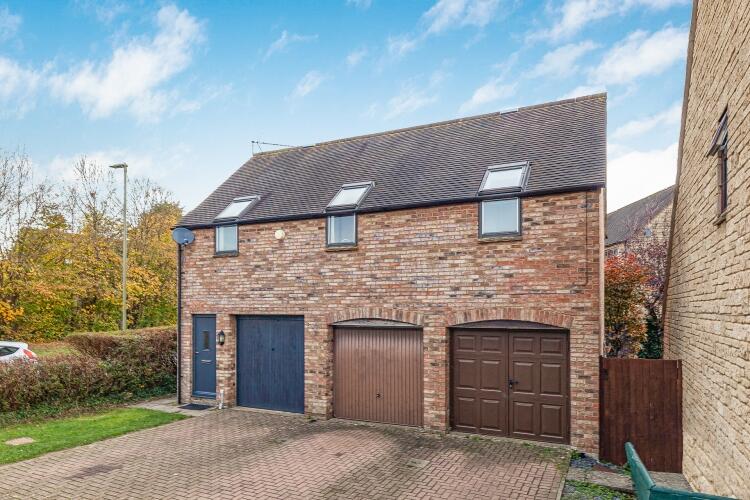 Main image of property: Ralegh Crescent Witney OX28
