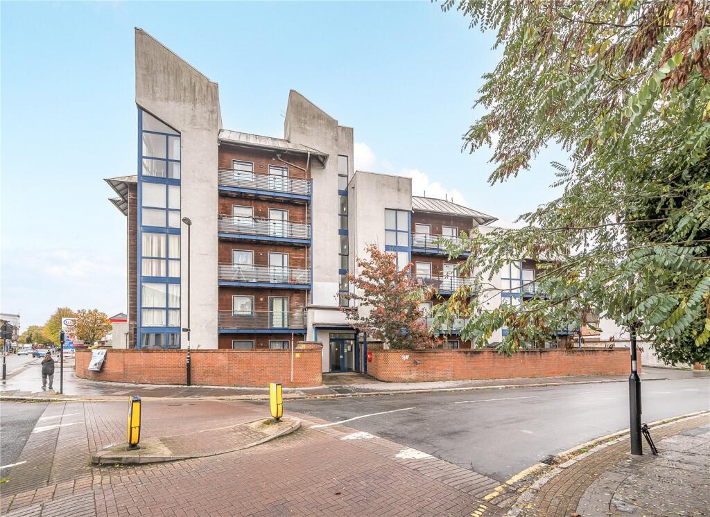 Main image of property: Leslie Park Road, Croydon, CR0