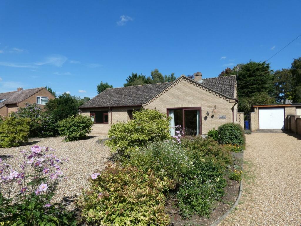 2 bedroom detached bungalow for sale in Drift Road, Lakenheath, Brandon