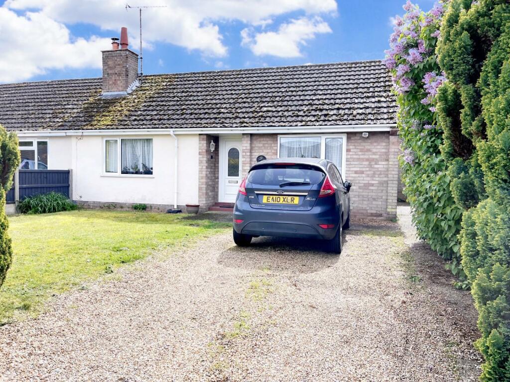 2 bedroom bungalow for sale in Wingfield Avenue, Lakenheath, IP27