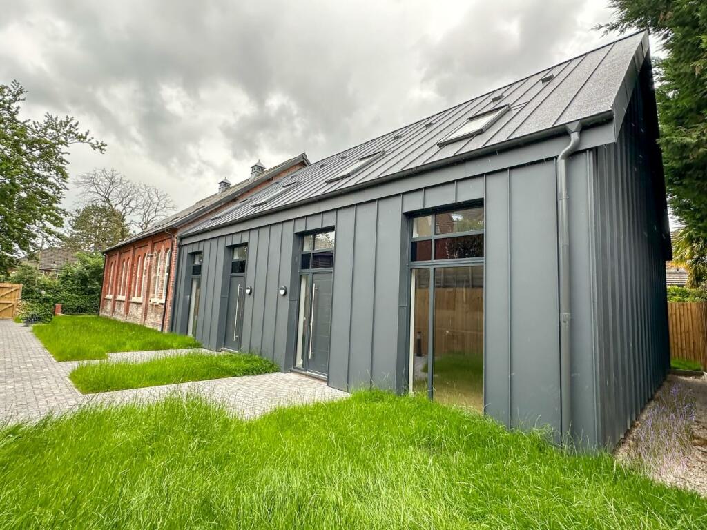 1 bedroom mews property for sale in Marple Road, Offerton, Stockport, SK2