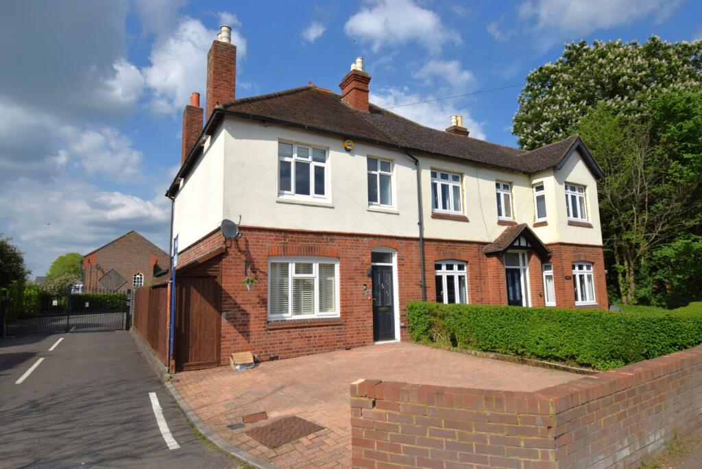 3 bedroom semidetached house for sale in Gore Road, Burnham, SL1