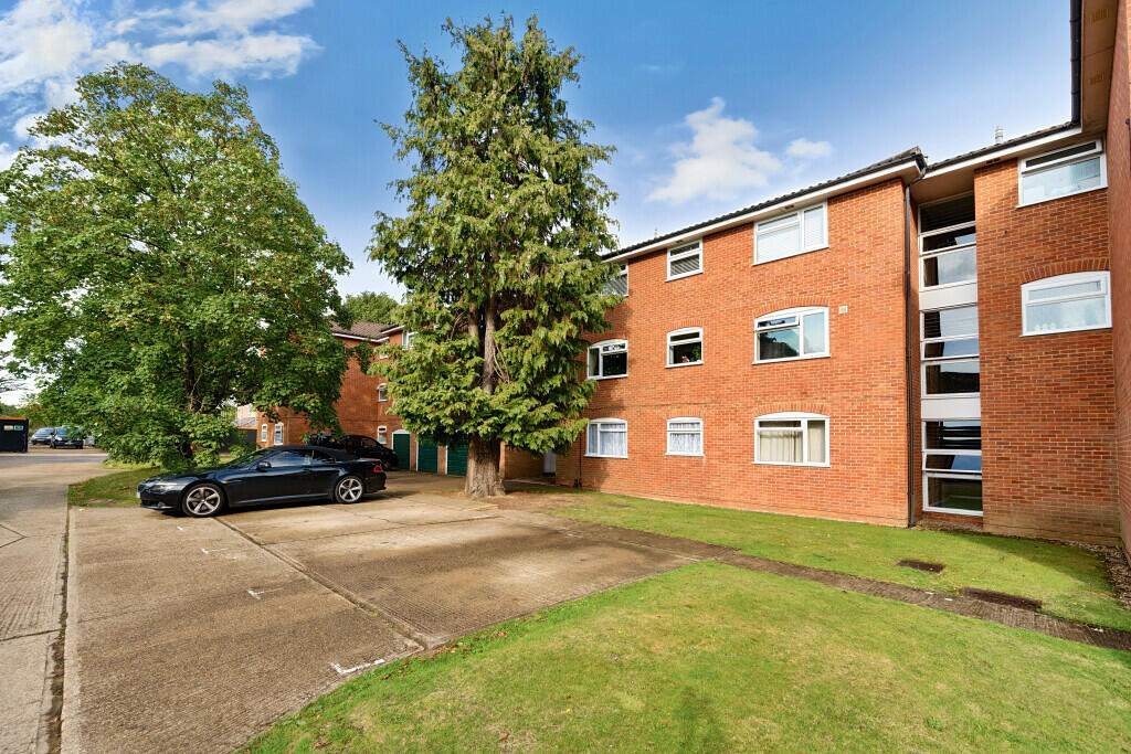 Main image of property: Cobblers Close, Farnham Royal, Buckinghamshire, SL2