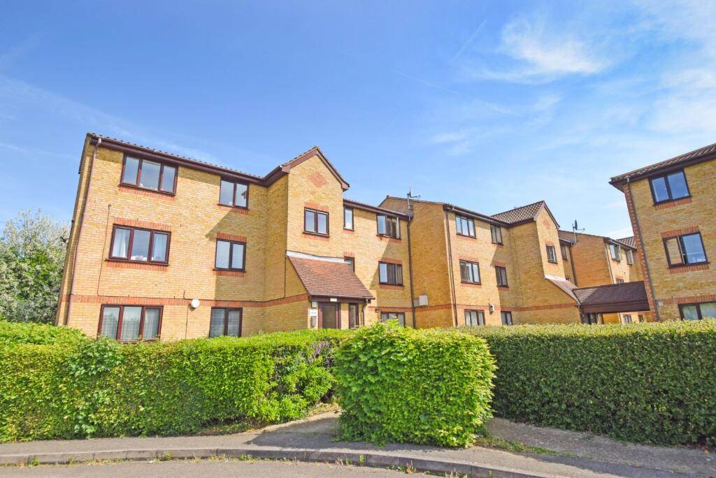 Main image of property: Lowestoft Drive, Cippenham, Berkshire, SL1