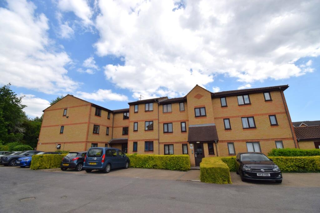Main image of property: Lowestoft Drive, Cippenham, Berkshire, SL1