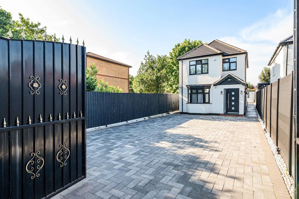 Main image of property: Bath Road, Cippenham, Berkshire, SL1