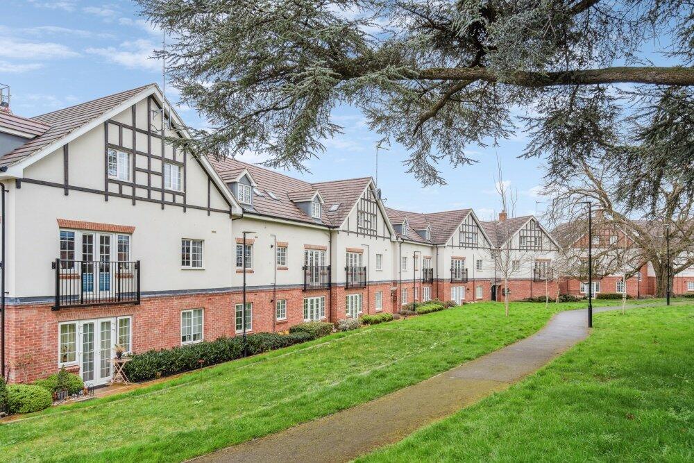 2 bedroom apartment for sale in Grange Road, Chalfont St. Peter, SL9