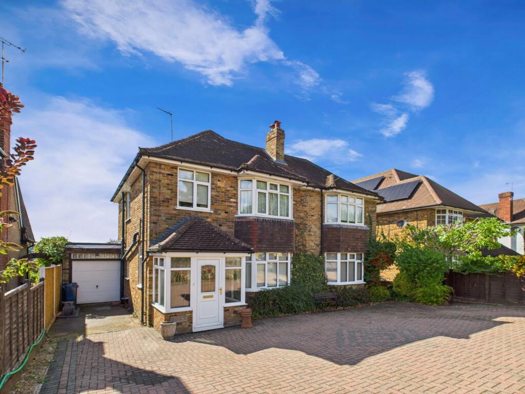 Main image of property: Hillfield Road, Chalfont St. Peter, Buckinghamshire, SL9