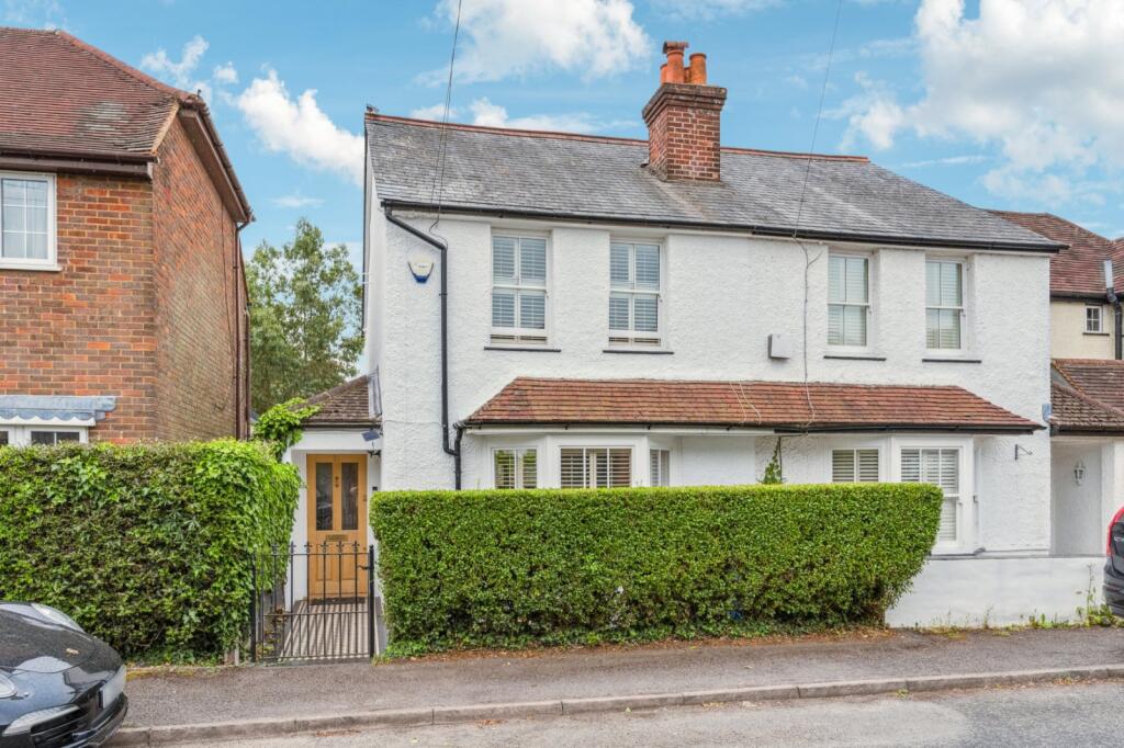 Main image of property: Orchard Grove, Chalfont St Peter, Buckinghamshire, SL9