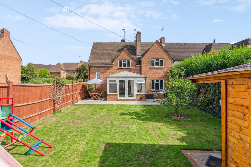 Main image of property: Hillside Close, Chalfont St. Peter, Buckinghamshire, SL9