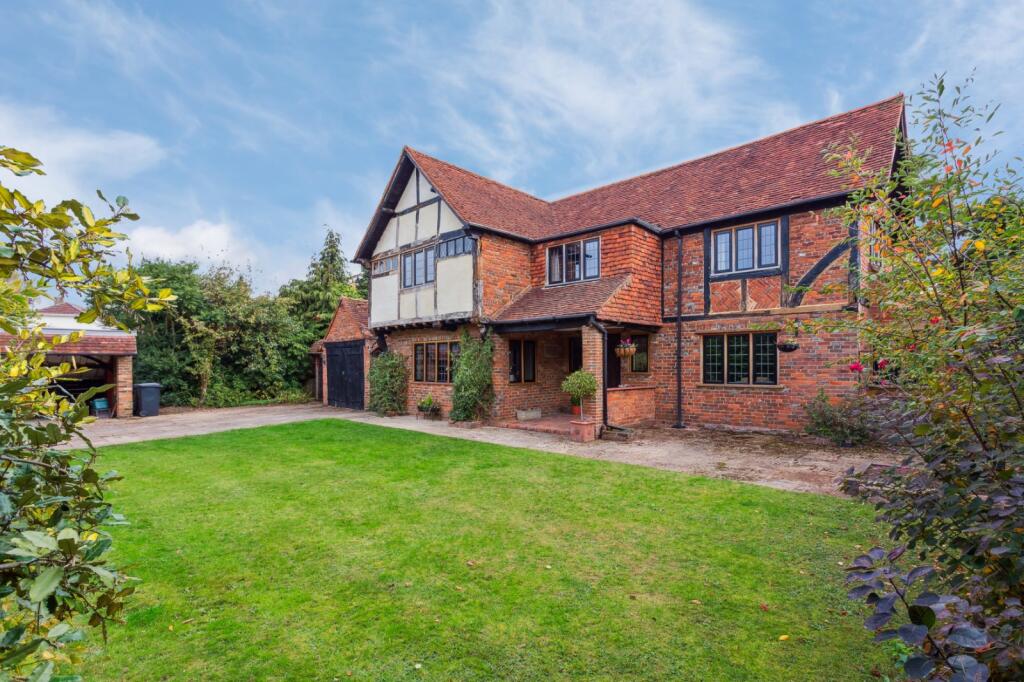 Main image of property: Copthall Corner, Chalfont St. Peter, Gerrards Cross, Buckinghamshire, SL9