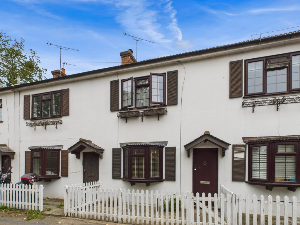 Main image of property: Lower Road, Chalfont St. Peter, Buckinghamshire, SL9