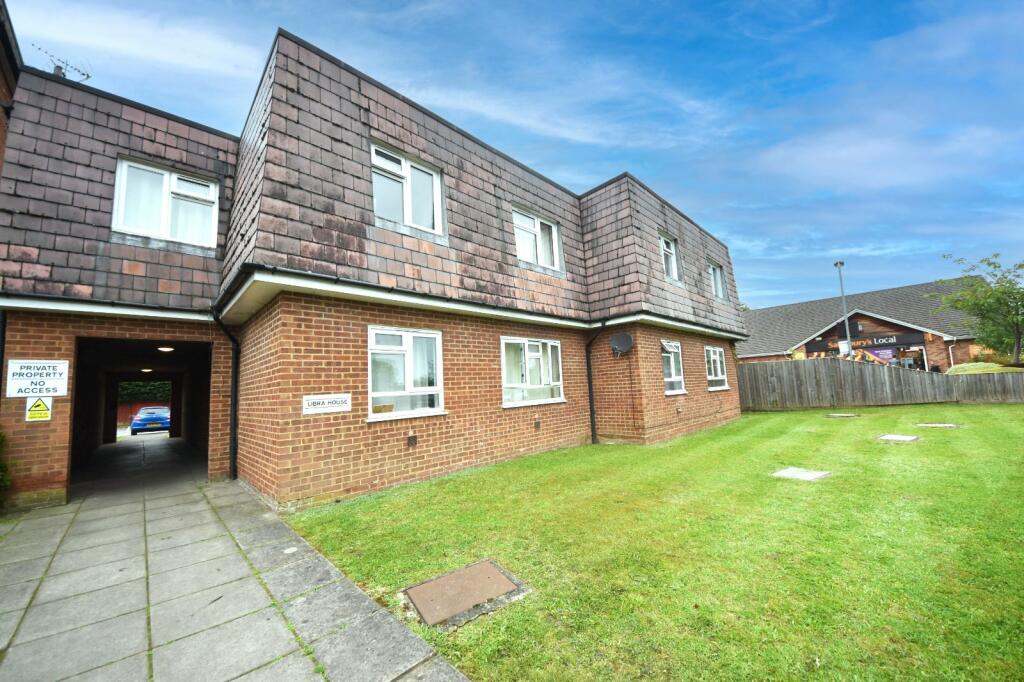 1 bedroom apartment for sale in Straight Bit, Flackwell Heath, High