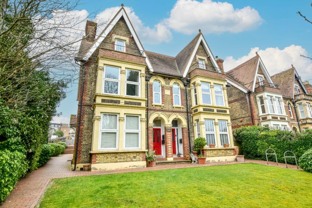 Main image of property: London Road, High Wycombe, Buckinghamshire, HP11