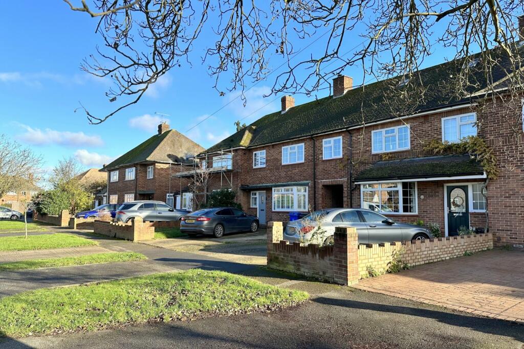 4 bedroom terraced house for sale in Boveney New Road, Eton Wick