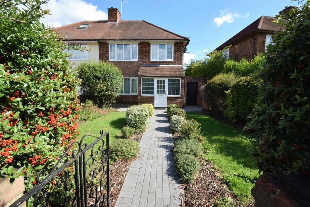 3 bedroom semidetached house for sale in Clewer Hill Road, Windsor