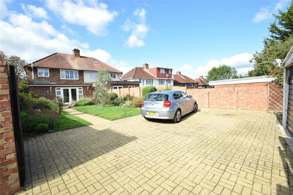 3 bedroom semidetached house for sale in Clewer Hill Road, Windsor