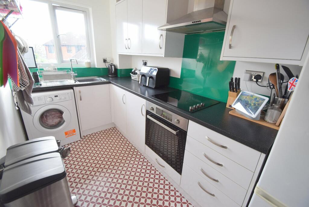 1 bedroom apartment for sale in Horton Road, Datchet, Berkshire, SL3