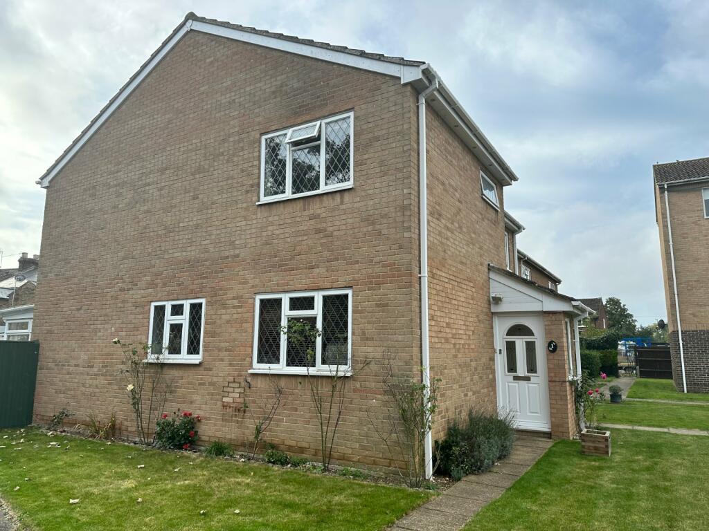 3 bedroom end of terrace house for sale in The Wheatbutts, Eton Wick