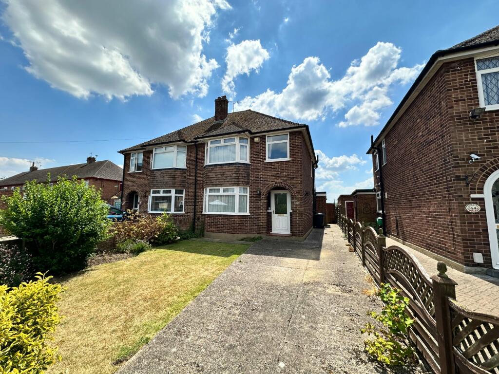 3 bedroom semidetached house for sale in Queens Road, Eton Wick