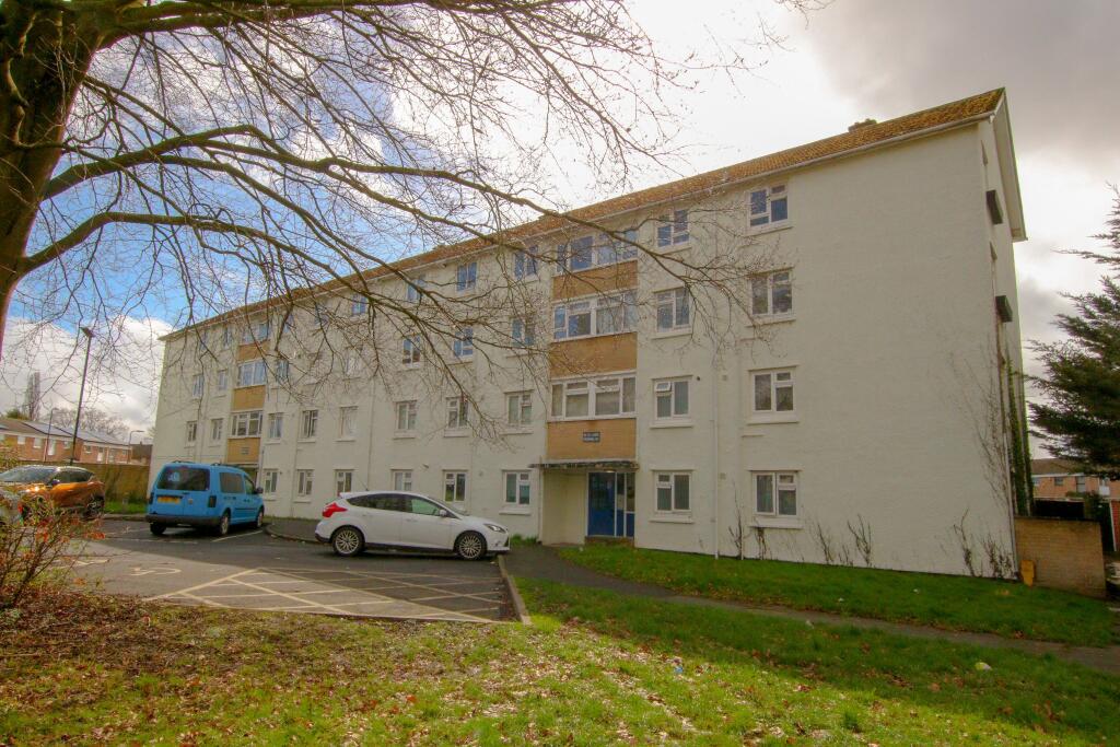 2 bedroom flat for sale in Lower Brownhill Road, Southampton, SO16