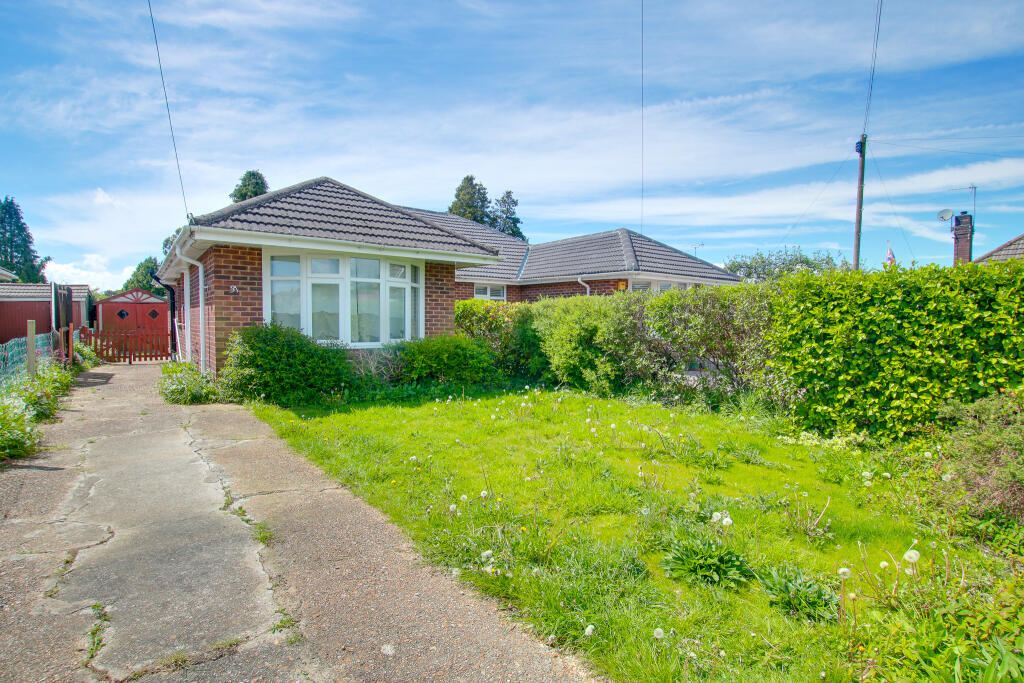 2 bedroom semi-detached bungalow for sale in Ashby Road! No Chain! Stunning Two Double Bedroom Semi Detached Bungalow!, SO19
