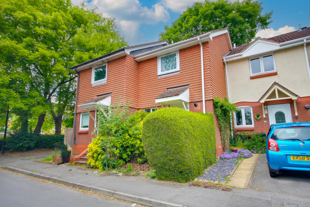 2 bedroom terraced house for sale in Bitterne! No Forward Chain! Two