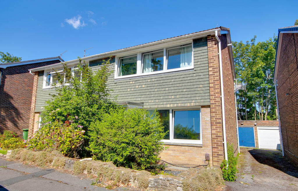 Main image of property: BITTERNE PARK! NO FORWARD CHAIN! GARAGE!