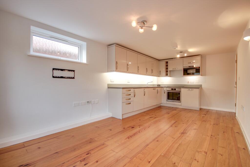 Main image of property: BITTERNE! CHAIN FREE! PRIVATE GARDEN AND ACCESS!