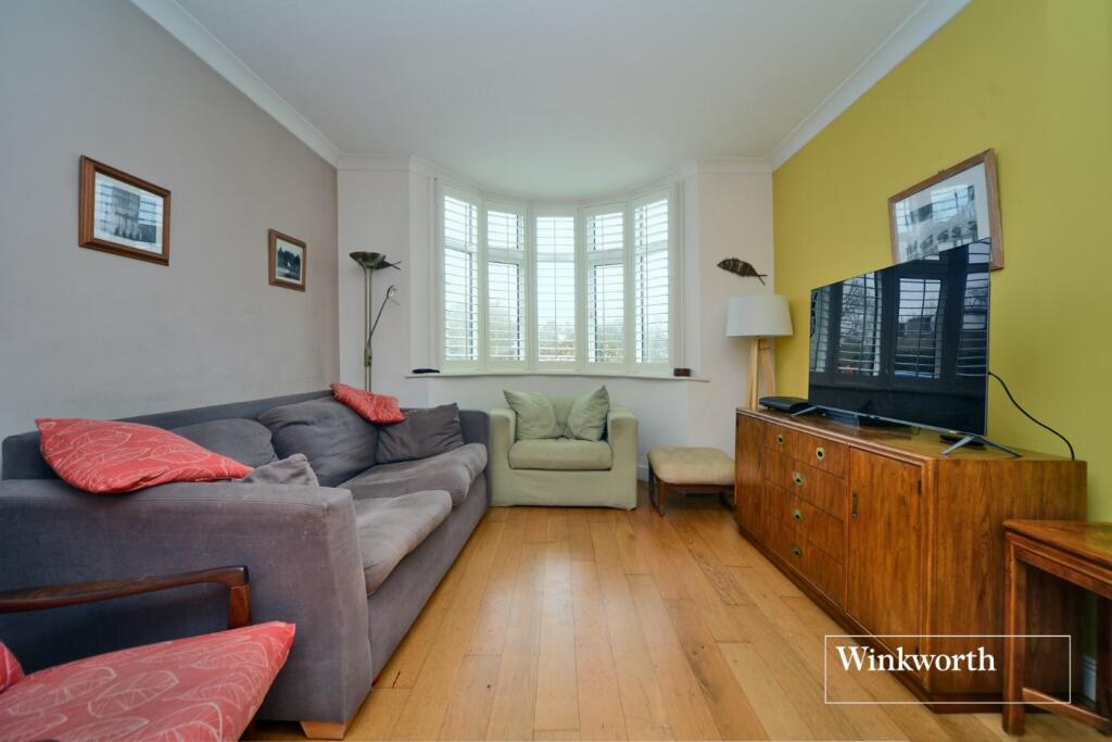 4 bedroom semidetached house for sale in Green Lane, Worcester Park, KT4