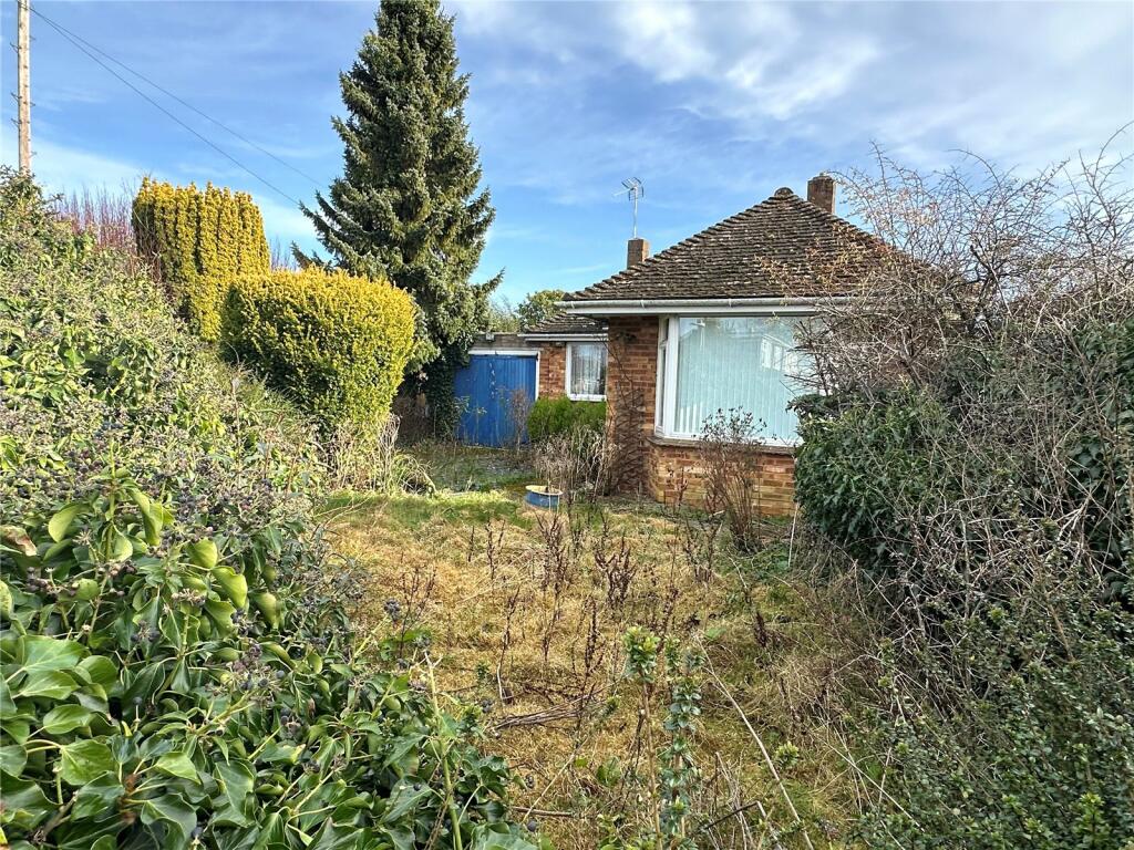 2 bedroom bungalow for sale in Camberley Close, Hucclecote, Gloucester, GL3